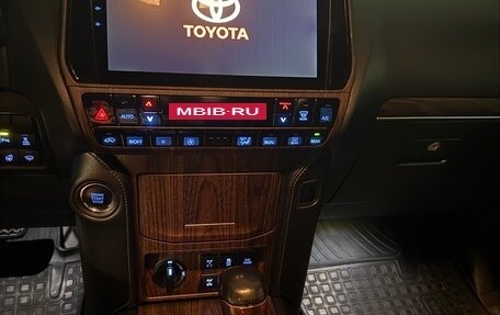 Toyota Land Cruiser Prado 150 рестайлинг 2, 2017 год, 5 200 000 рублей, 9 фотография