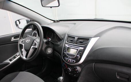 Hyundai Solaris II рестайлинг, 2013 год, 885 000 рублей, 3 фотография