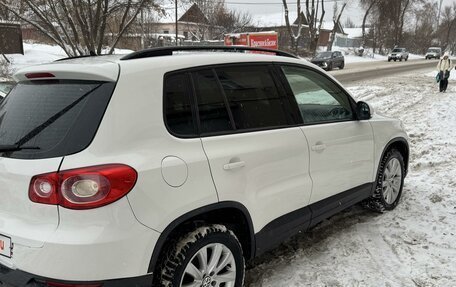 Volkswagen Tiguan I, 2011 год, 835 000 рублей, 2 фотография