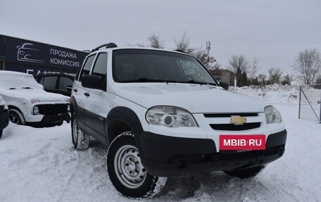 Chevrolet Niva I рестайлинг, 2016 год, 730 000 рублей, 2 фотография