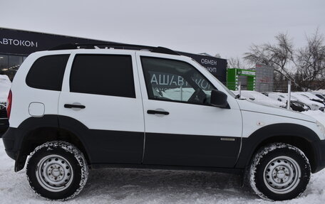 Chevrolet Niva I рестайлинг, 2016 год, 730 000 рублей, 7 фотография