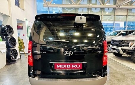 Hyundai Grand Starex Grand Starex I рестайлинг 2, 2020 год, 4 390 000 рублей, 6 фотография