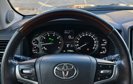 Toyota Land Cruiser 200, 2017 год, 7 400 000 рублей, 10 фотография