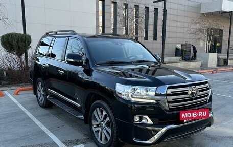 Toyota Land Cruiser 200, 2017 год, 7 400 000 рублей, 2 фотография