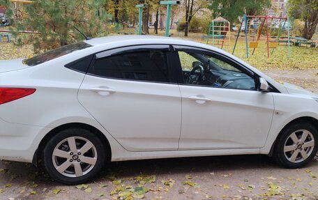 Hyundai Solaris II рестайлинг, 2012 год, 860 000 рублей, 3 фотография