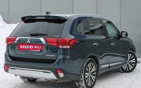 Mitsubishi Outlander III рестайлинг 3, 2019 год, 2 249 000 рублей, 2 фотография