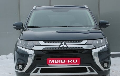 Mitsubishi Outlander III рестайлинг 3, 2019 год, 2 249 000 рублей, 6 фотография