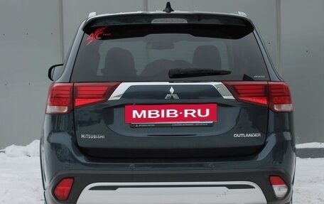 Mitsubishi Outlander III рестайлинг 3, 2019 год, 2 249 000 рублей, 7 фотография