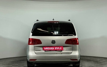 Volkswagen Touran III, 2011 год, 952 000 рублей, 6 фотография