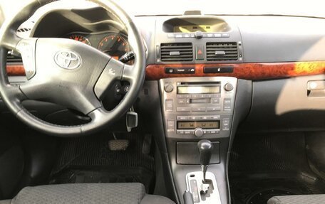 Toyota Avensis III рестайлинг, 2004 год, 780 000 рублей, 10 фотография