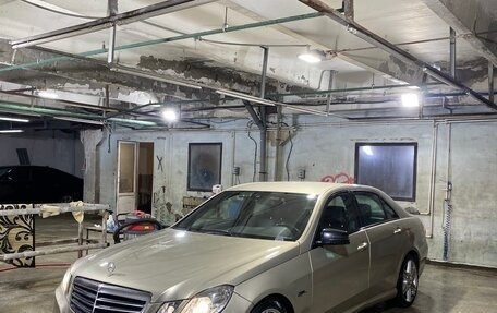 Mercedes-Benz E-Класс, 2010 год, 1 500 000 рублей, 2 фотография