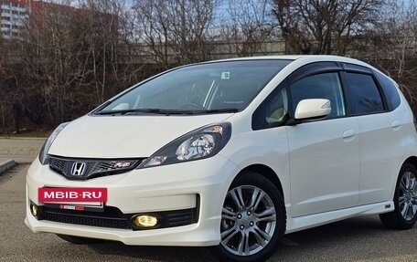 Honda Fit III, 2010 год, 1 350 000 рублей, 2 фотография