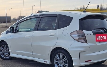 Honda Fit III, 2010 год, 1 350 000 рублей, 4 фотография