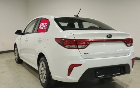 KIA Rio IV, 2018 год, 1 350 000 рублей, 3 фотография