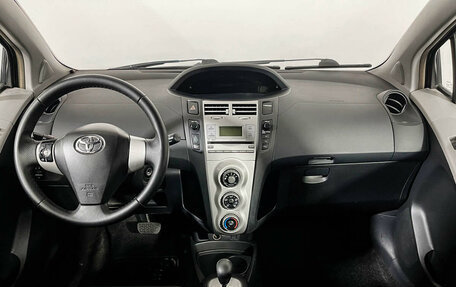 Toyota Yaris III рестайлинг, 2007 год, 12 фотография