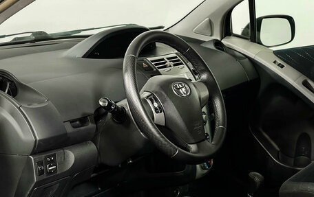 Toyota Yaris III рестайлинг, 2007 год, 13 фотография