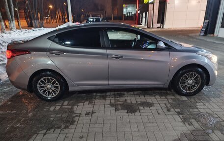 Hyundai Elantra V, 2013 год, 890 000 рублей, 1 фотография