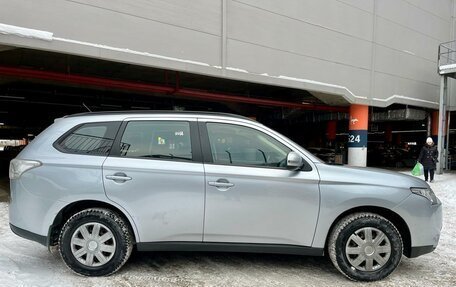 Mitsubishi Outlander III рестайлинг 3, 2012 год, 1 030 000 рублей, 2 фотография