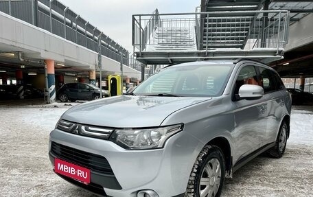 Mitsubishi Outlander III рестайлинг 3, 2012 год, 1 030 000 рублей, 9 фотография