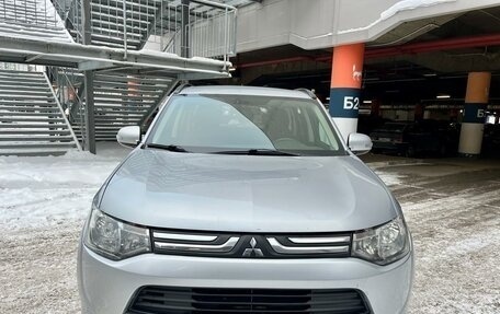 Mitsubishi Outlander III рестайлинг 3, 2012 год, 1 030 000 рублей, 10 фотография