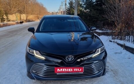 Toyota Camry, 2019 год, 3 100 000 рублей, 4 фотография