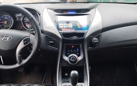 Hyundai Elantra V, 2013 год, 890 000 рублей, 3 фотография