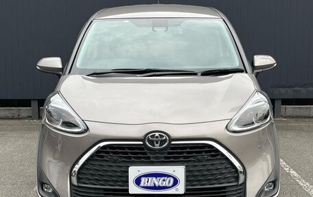 Toyota Sienta II, 2021 год, 1 390 000 рублей, 2 фотография