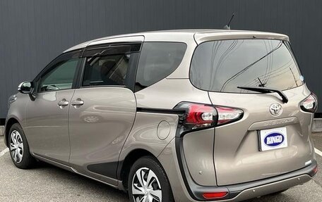 Toyota Sienta II, 2021 год, 1 390 000 рублей, 8 фотография