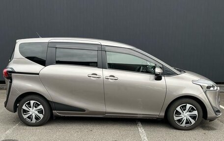 Toyota Sienta II, 2021 год, 1 390 000 рублей, 4 фотография