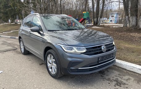 Volkswagen Tiguan II, 2021 год, 3 500 000 рублей, 3 фотография