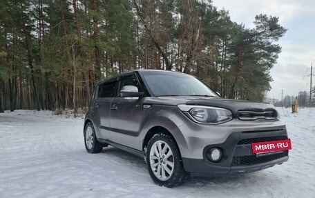 KIA Soul II рестайлинг, 2018 год, 1 675 000 рублей, 8 фотография