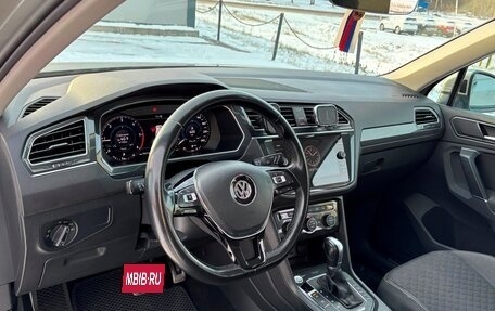 Volkswagen Tiguan II, 2018 год, 3 560 000 рублей, 13 фотография