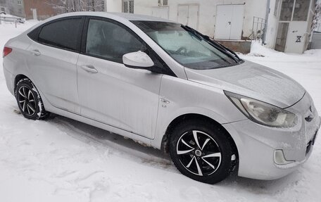 Hyundai Solaris II рестайлинг, 2011 год, 840 000 рублей, 5 фотография