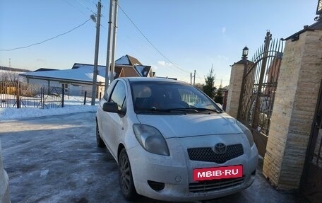 Toyota Yaris III рестайлинг, 2008 год, 550 000 рублей, 6 фотография