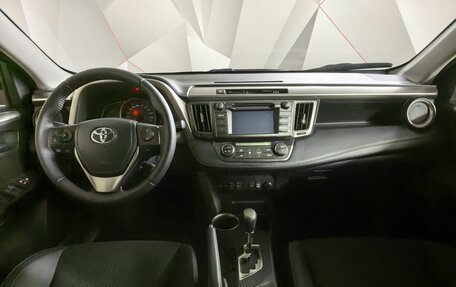 Toyota RAV4, 2015 год, 2 247 000 рублей, 10 фотография