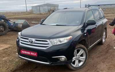 Toyota Highlander III, 2013 год, 1 800 000 рублей, 1 фотография