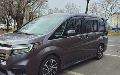 Honda Stepwgn IV, 2018 год, 2 450 000 рублей, 12 фотография