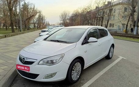 Opel Astra J, 2011 год, 850 000 рублей, 3 фотография