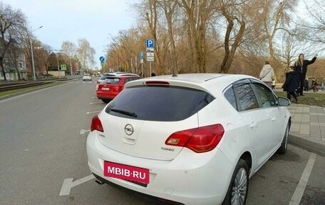 Opel Astra J, 2011 год, 850 000 рублей, 2 фотография