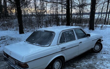 Mercedes-Benz W123, 1977 год, 380 000 рублей, 7 фотография