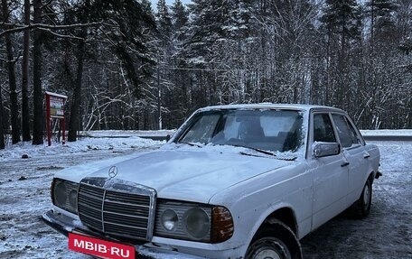 Mercedes-Benz W123, 1977 год, 380 000 рублей, 2 фотография