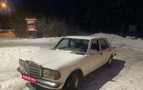 Mercedes-Benz W123, 1977 год, 380 000 рублей, 14 фотография