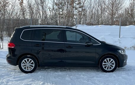 Volkswagen Touran III, 2019 год, 2 150 000 рублей, 4 фотография