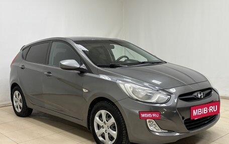 Hyundai Solaris II рестайлинг, 2011 год, 594 000 рублей, 3 фотография