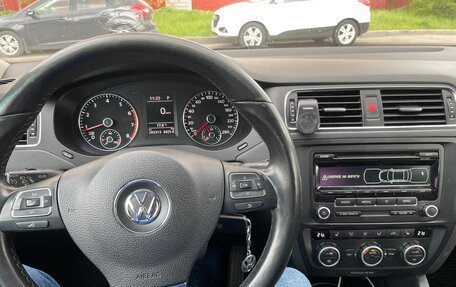 Volkswagen Jetta VI, 2012 год, 999 999 рублей, 10 фотография