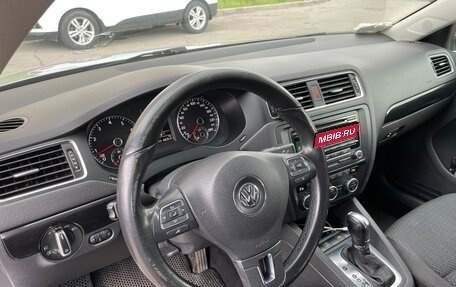 Volkswagen Jetta VI, 2012 год, 999 999 рублей, 9 фотография