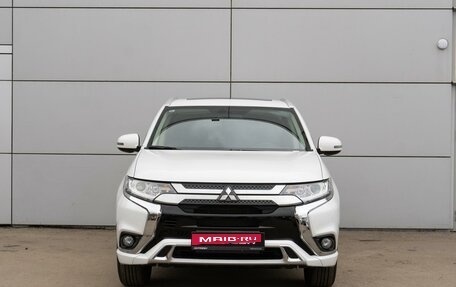 Mitsubishi Outlander III рестайлинг 3, 2022 год, 3 299 000 рублей, 3 фотография