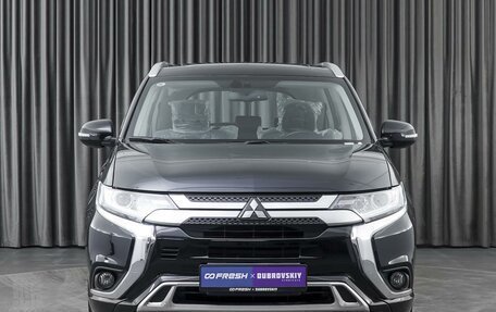 Mitsubishi Outlander III рестайлинг 3, 2022 год, 3 500 000 рублей, 3 фотография