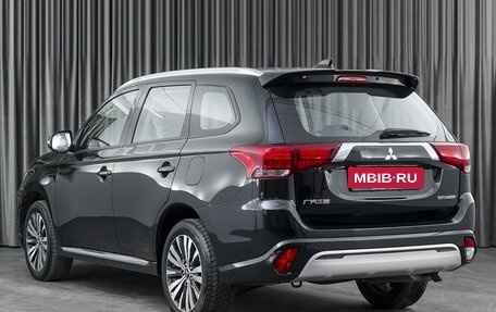 Mitsubishi Outlander III рестайлинг 3, 2022 год, 3 500 000 рублей, 2 фотография