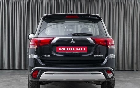 Mitsubishi Outlander III рестайлинг 3, 2022 год, 3 500 000 рублей, 4 фотография